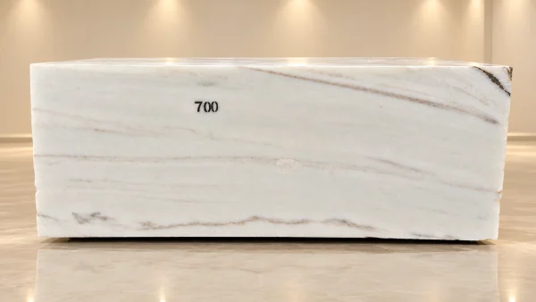 700
